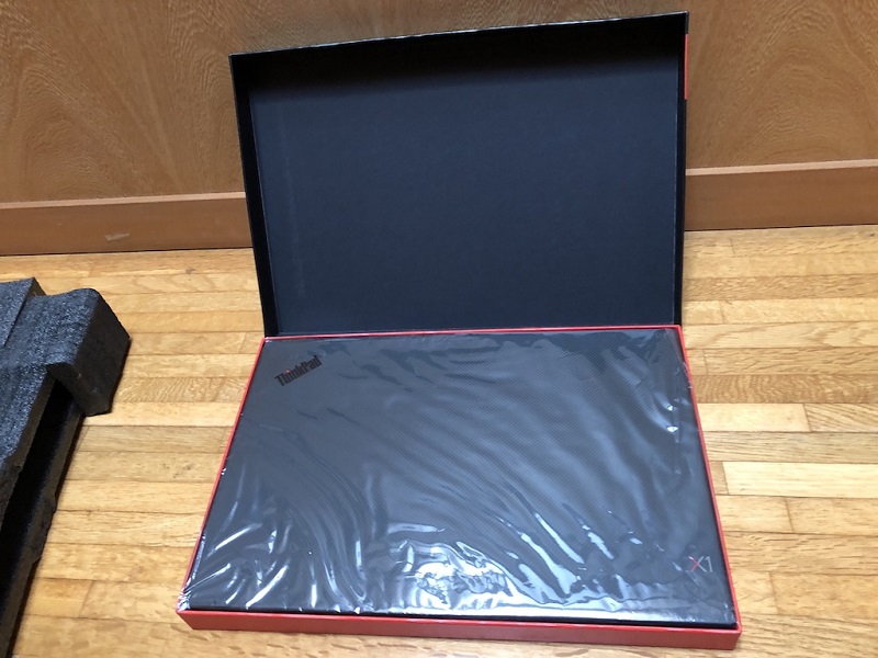 ThinkPad-X1-Carbon-7th-box