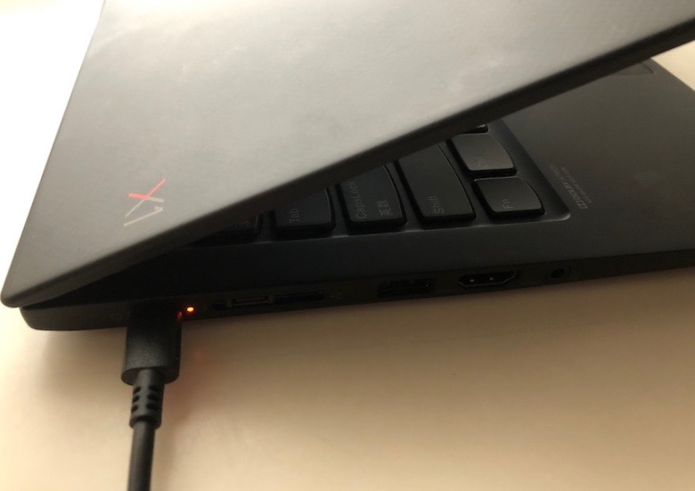ThinkPad X1 Carbon charging